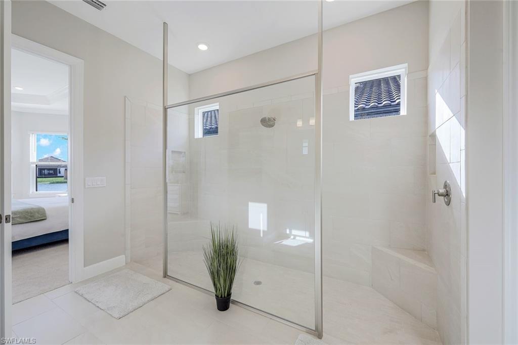 ESPLANADE LAKE CLUB - Residential Lease