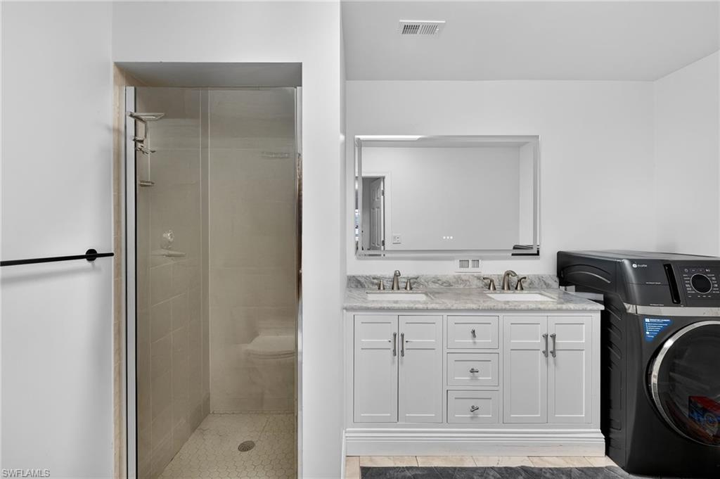 SHAMROCK LAKES - Residential