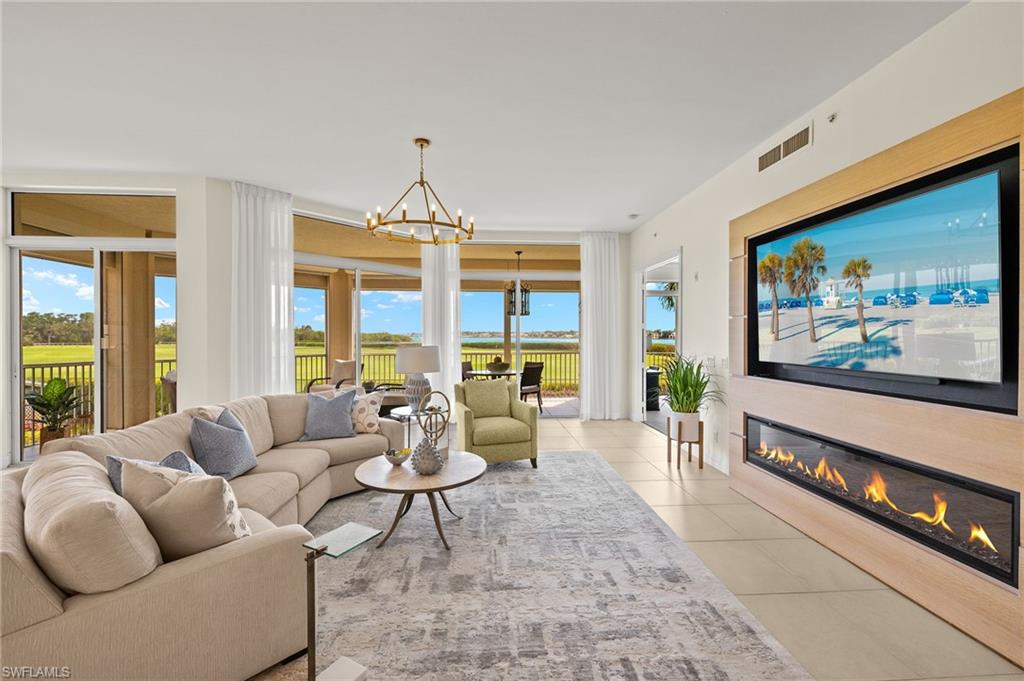 1560 STAR POINT LN 3-301