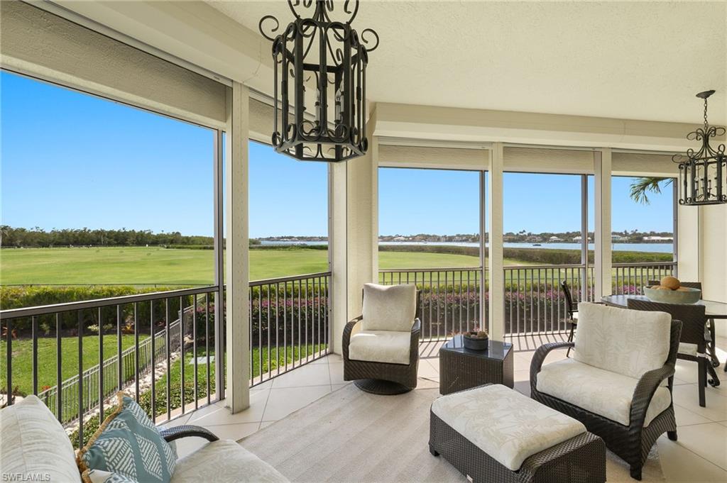 1560 STAR POINT LN 3-301