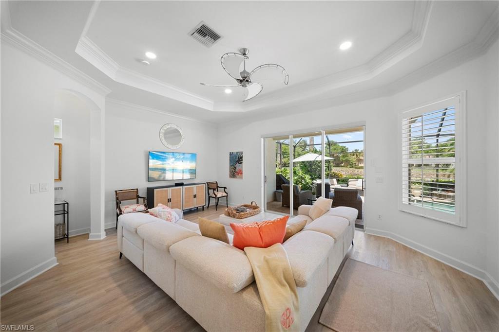 MUSTANG ISLAND - Residential