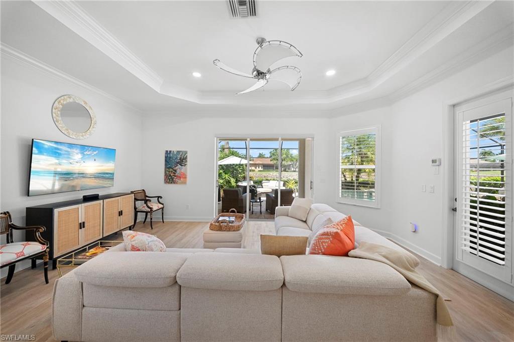 MUSTANG ISLAND - Residential