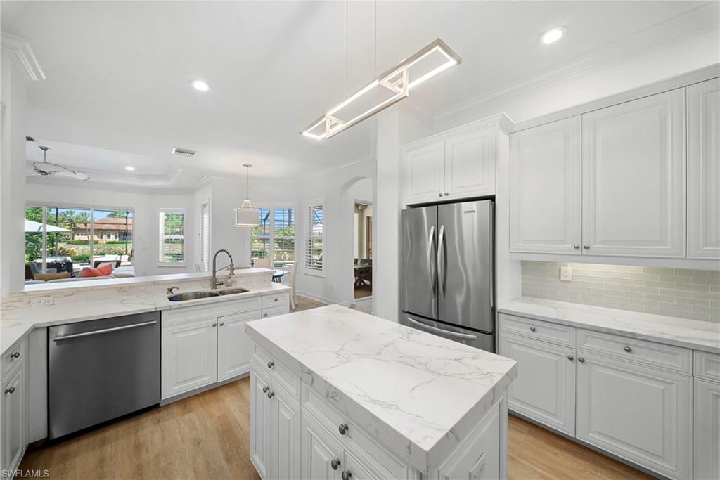 MUSTANG ISLAND - Residential