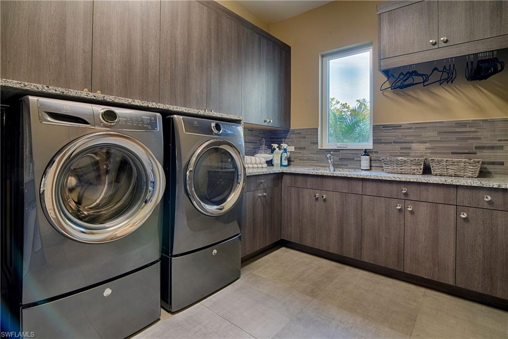 PINE RIDGE - Residential