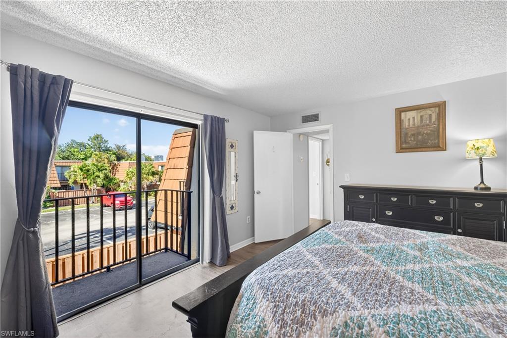 VILLAGE OF CEDARBEND - Residential