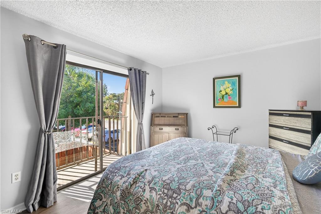 VILLAGE OF CEDARBEND - Residential