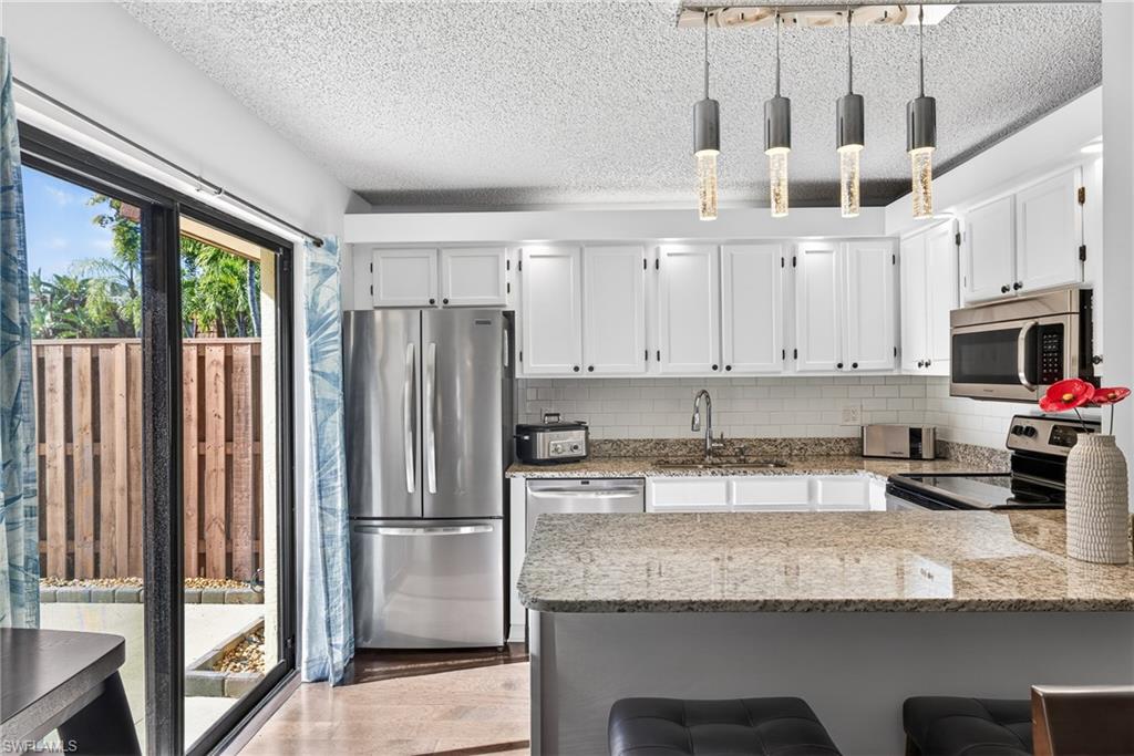 VILLAGE OF CEDARBEND - Residential