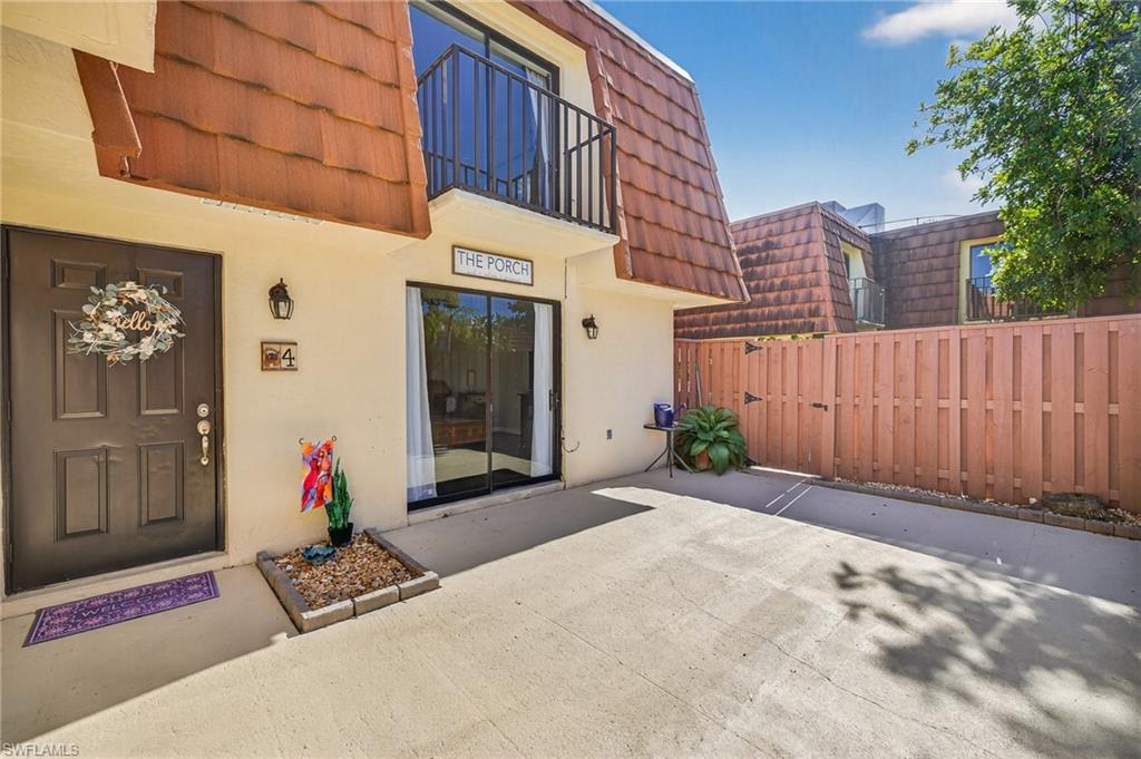 VILLAGE OF CEDARBEND - Residential