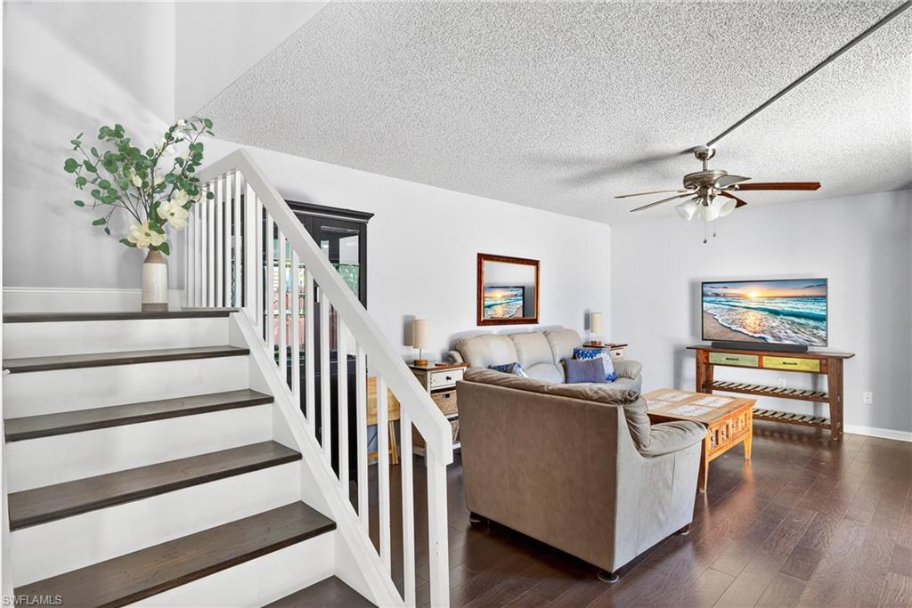 VILLAGE OF CEDARBEND - Residential