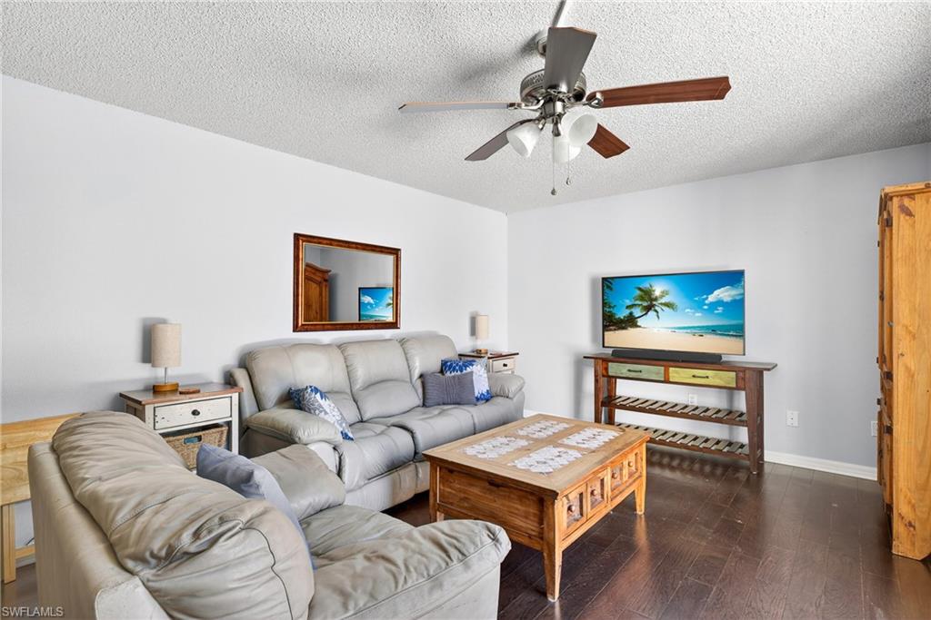 VILLAGE OF CEDARBEND - Residential