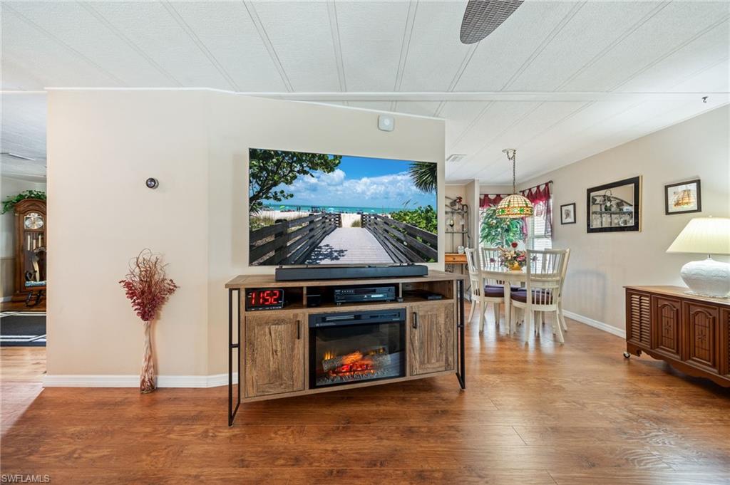 SIX LAKES COUNTRY CLUB - Residential