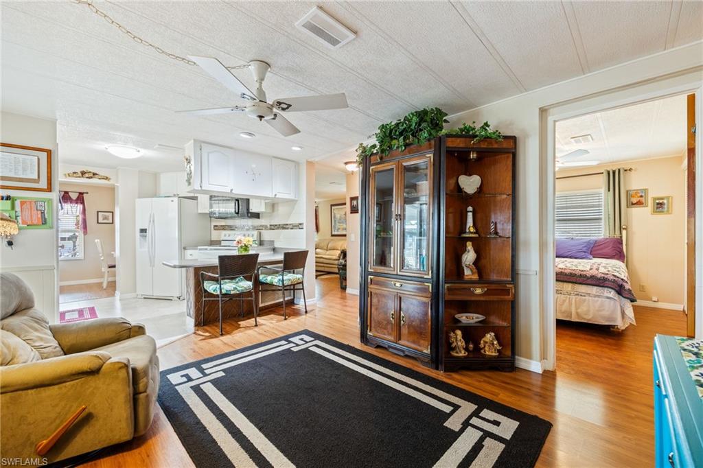 SIX LAKES COUNTRY CLUB - Residential