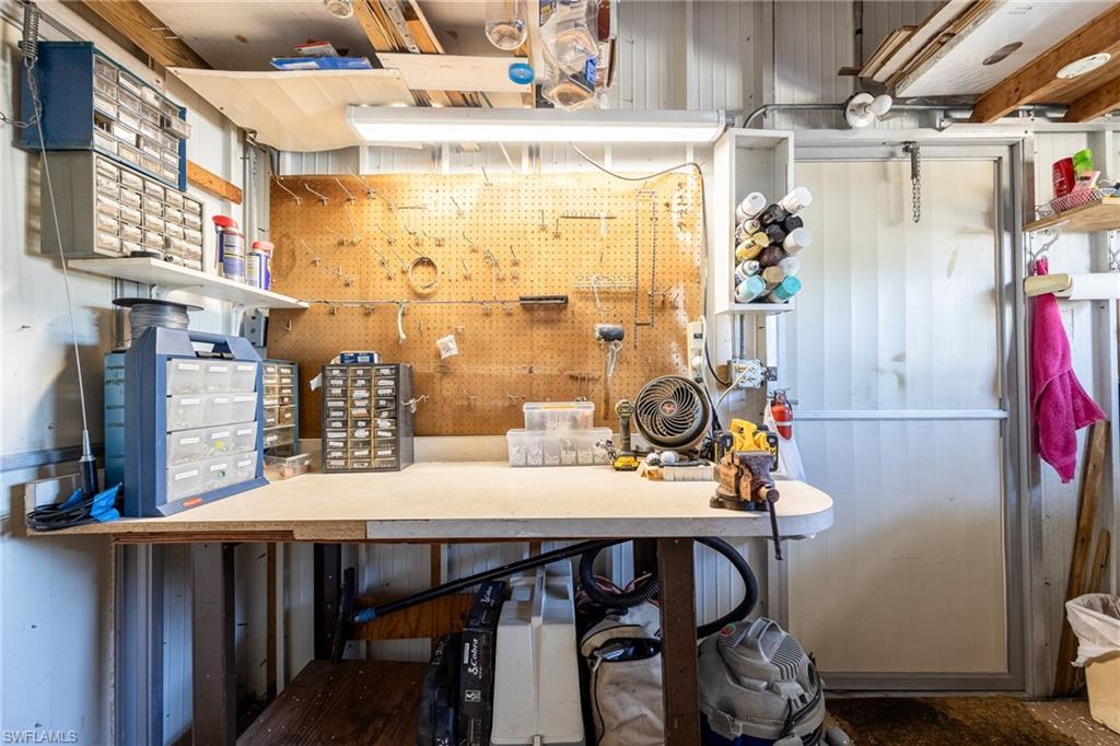 SIX LAKES COUNTRY CLUB - Residential