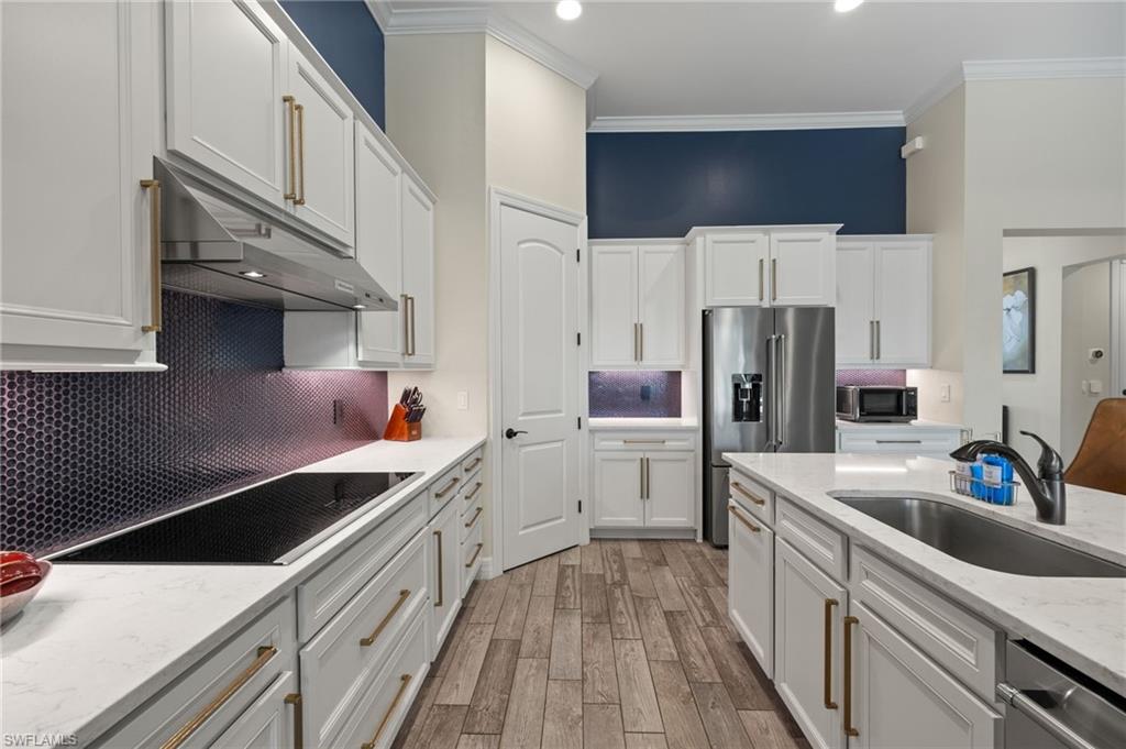 AVALON PARK - Residential