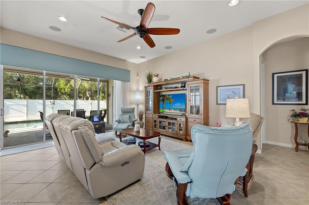 CROWN COLONY - Residential