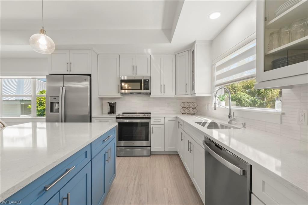 EAST ROCKS - Residential