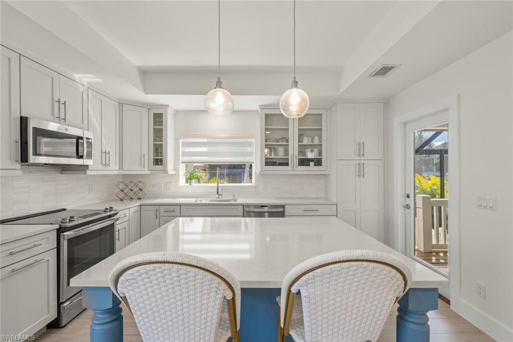 EAST ROCKS - Residential