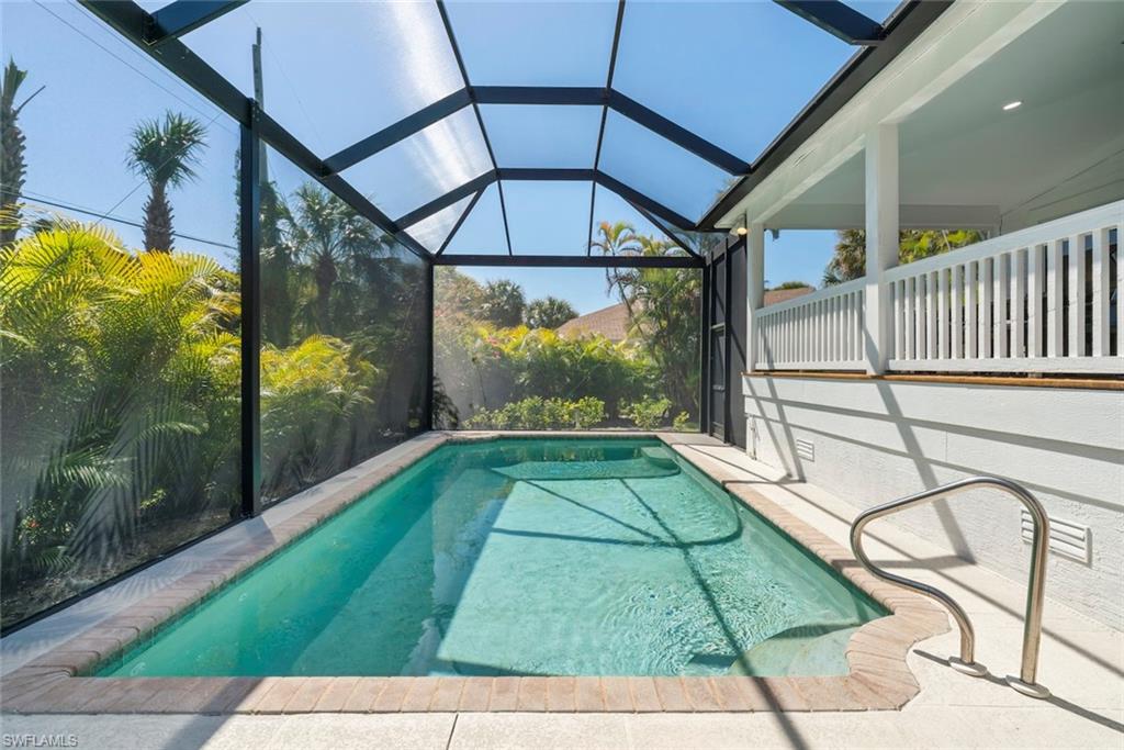 EAST ROCKS - Residential