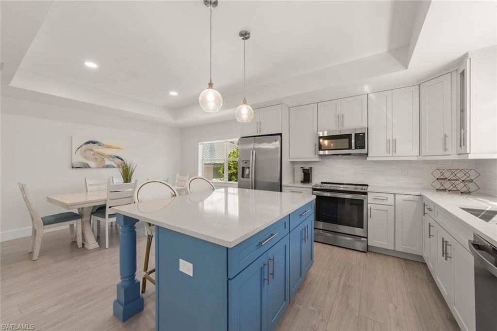 EAST ROCKS - Residential