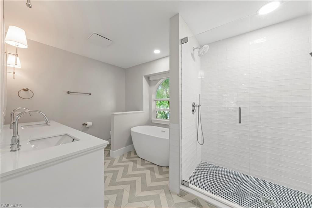 EAST ROCKS - Residential