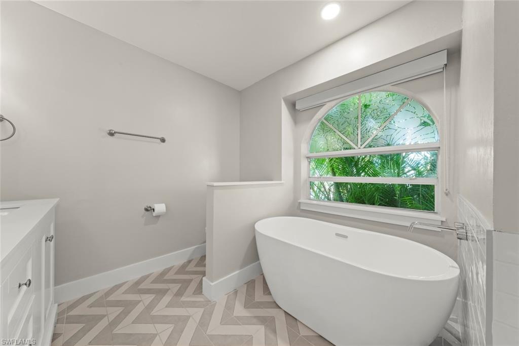 EAST ROCKS - Residential