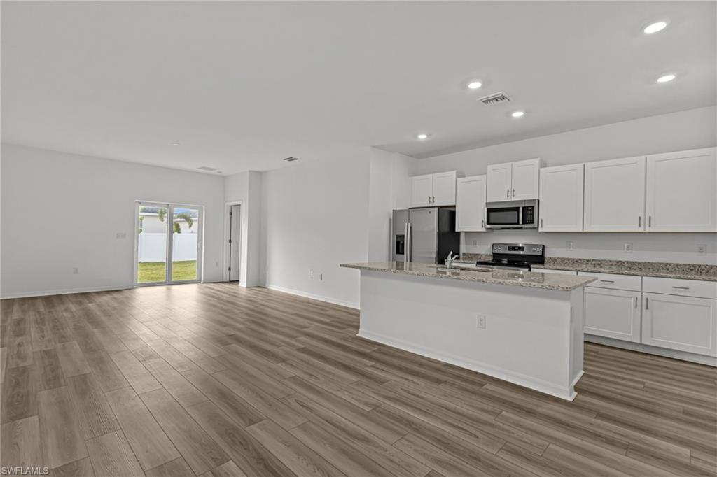 THE FLATWOODS - Residential Lease