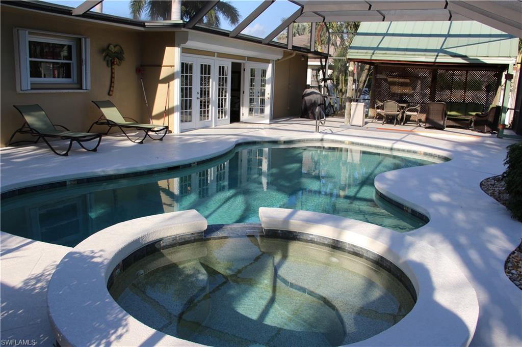 NAPLES PARK - Residential