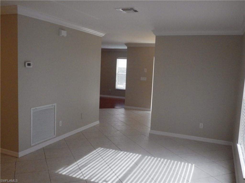 VARSITY LAKES - Residential