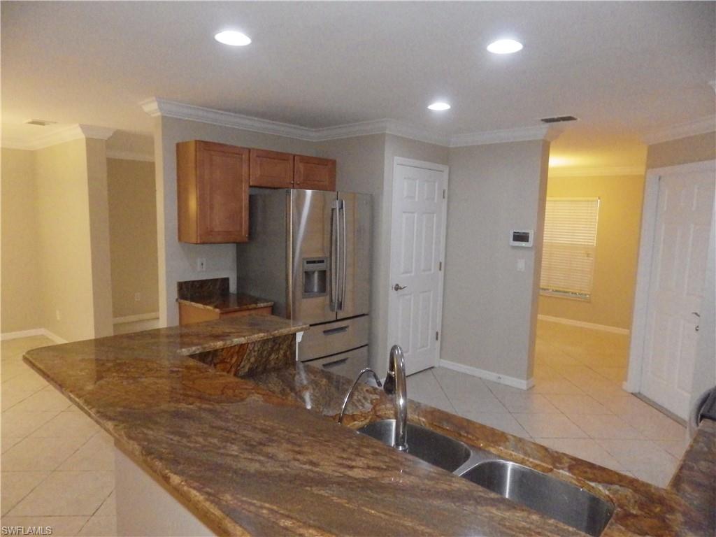 VARSITY LAKES - Residential