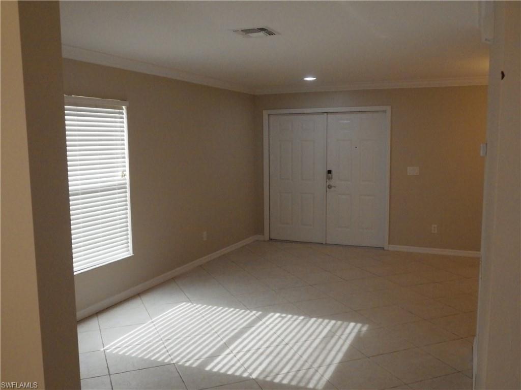 VARSITY LAKES - Residential