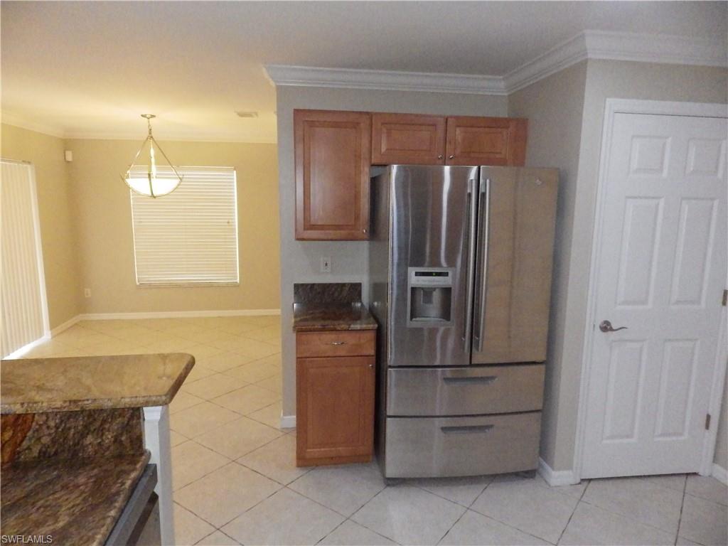 VARSITY LAKES - Residential