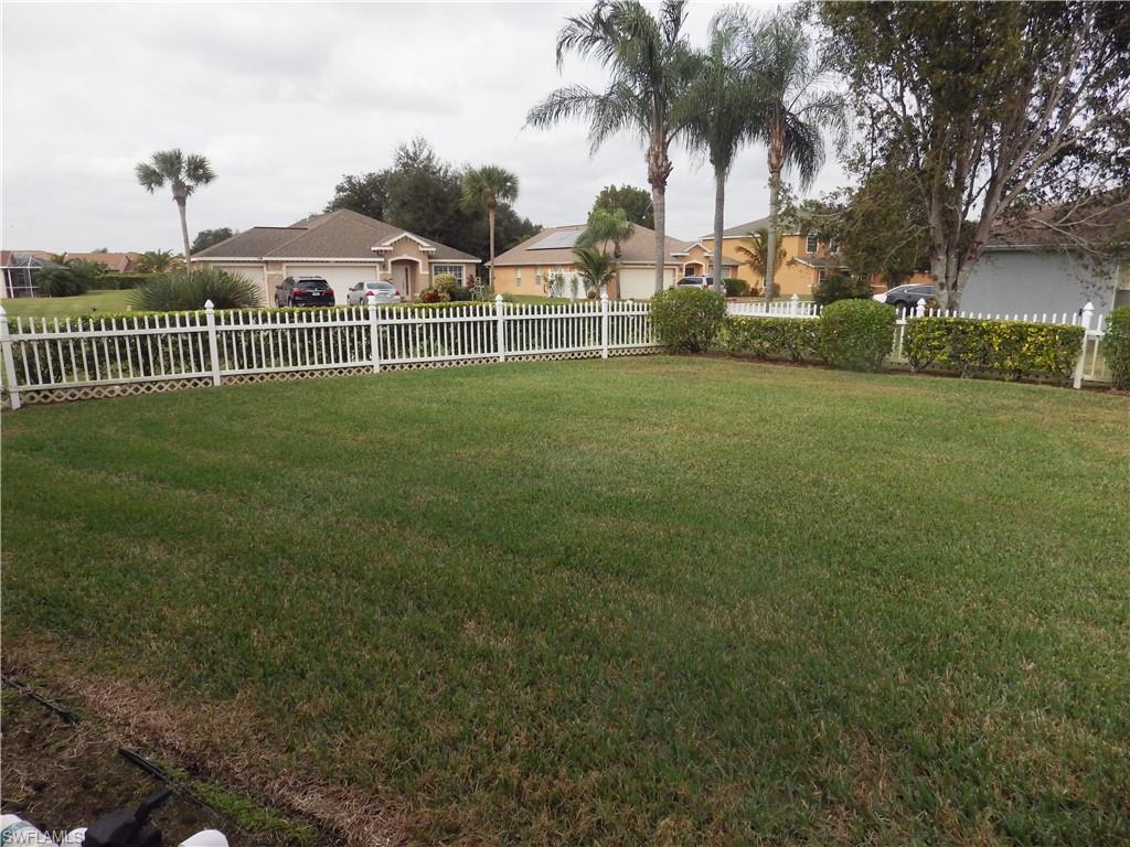 VARSITY LAKES - Residential