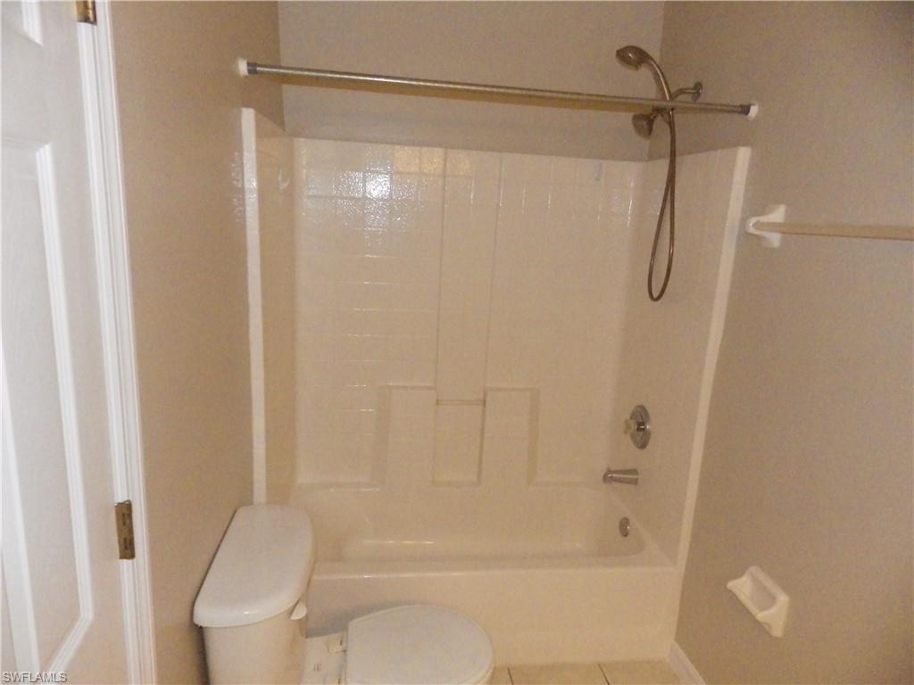 VARSITY LAKES - Residential