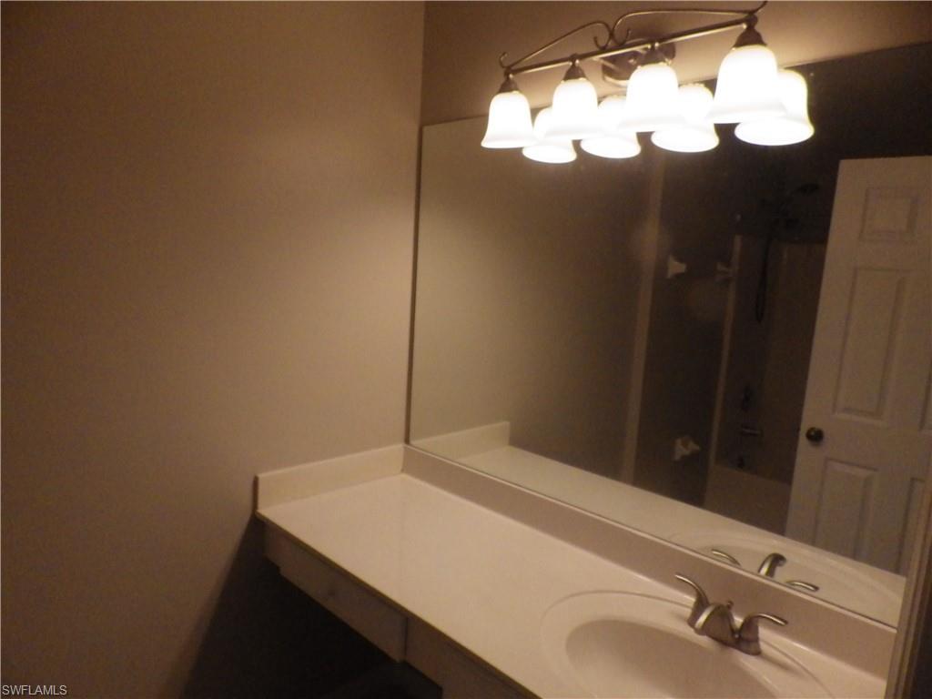 VARSITY LAKES - Residential