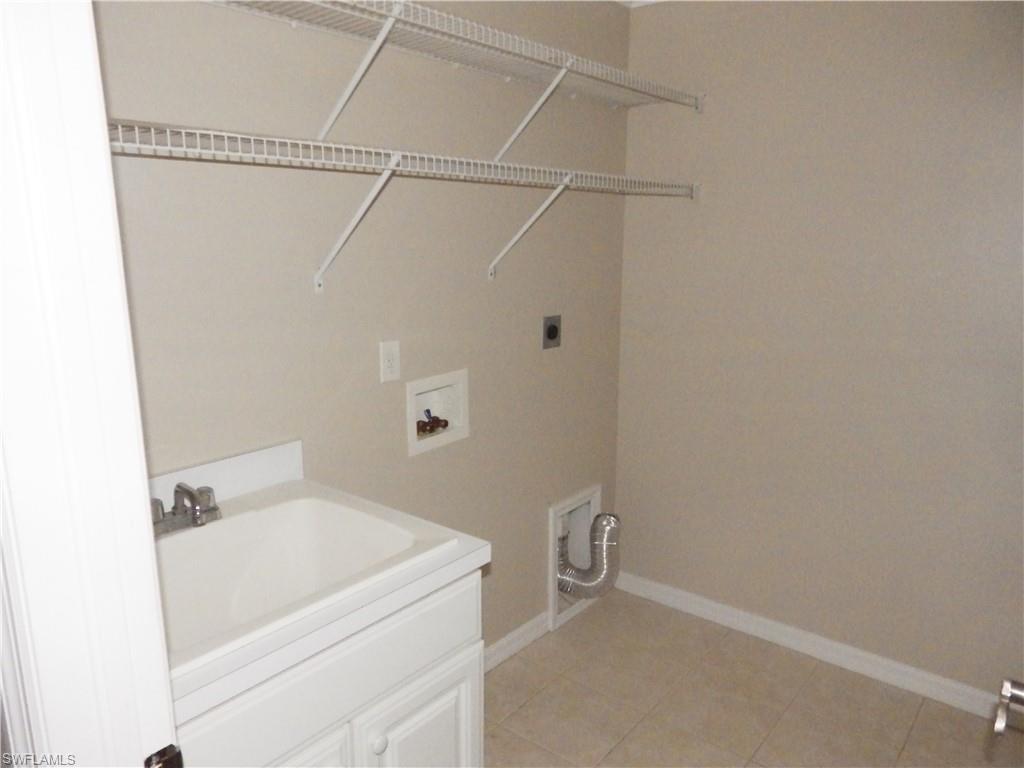 VARSITY LAKES - Residential