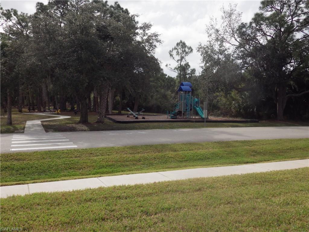 VARSITY LAKES - Residential