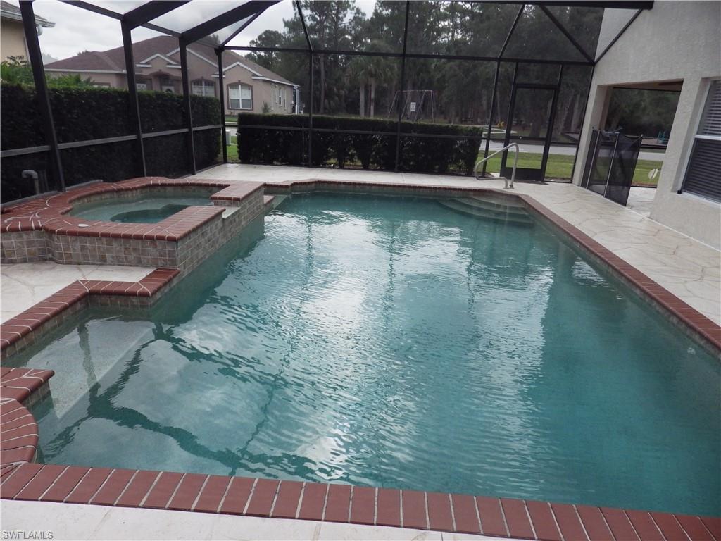 VARSITY LAKES - Residential