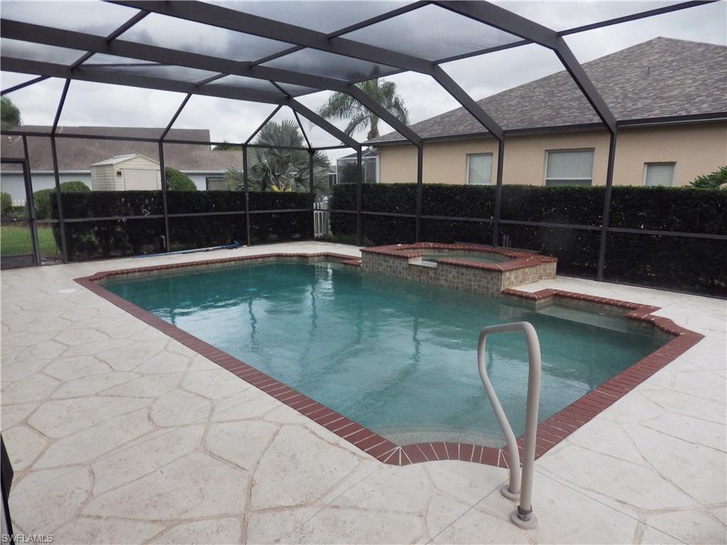 VARSITY LAKES - Residential