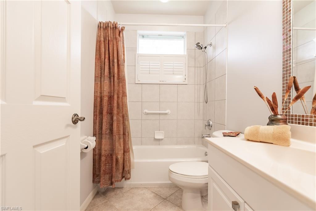 LONGSHORE LAKE - Residential