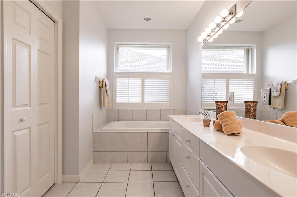 LONGSHORE LAKE - Residential