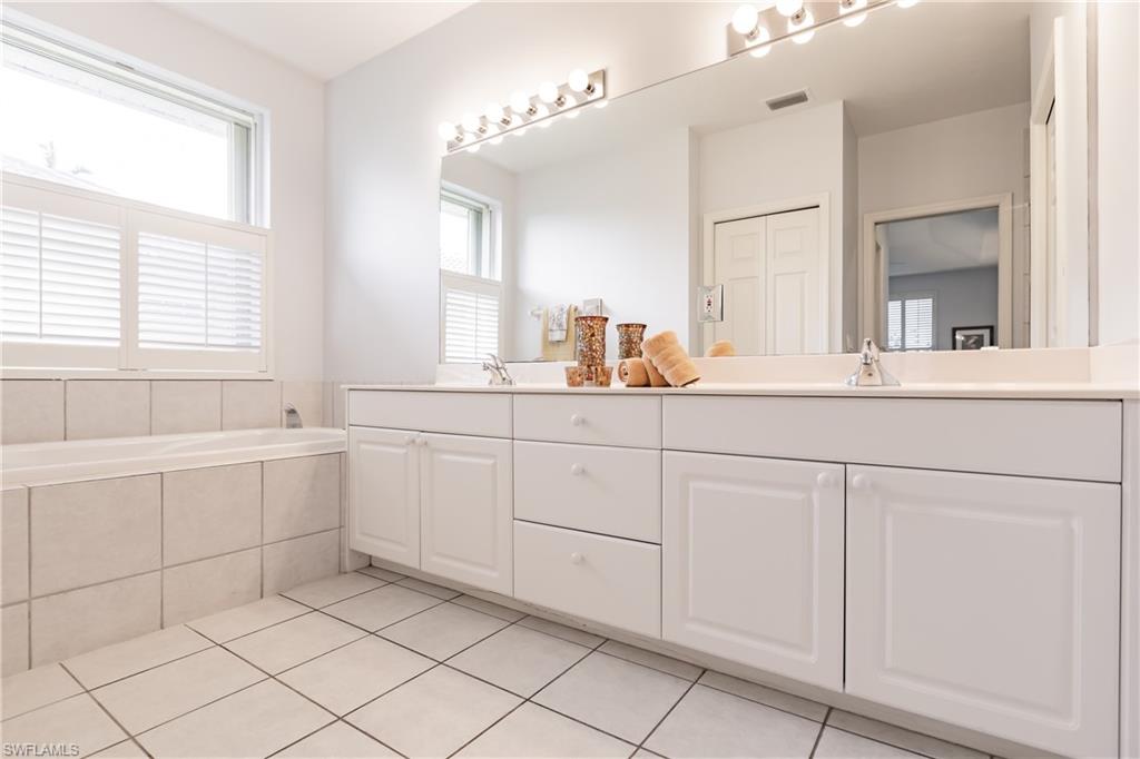 LONGSHORE LAKE - Residential