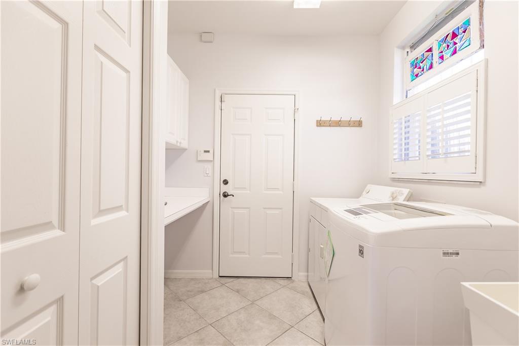 LONGSHORE LAKE - Residential