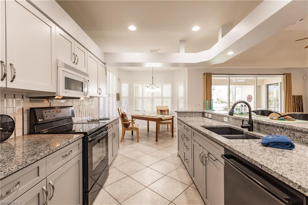 LONGSHORE LAKE - Residential