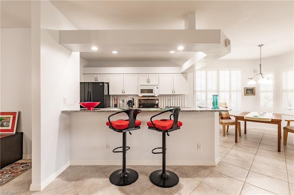 LONGSHORE LAKE - Residential