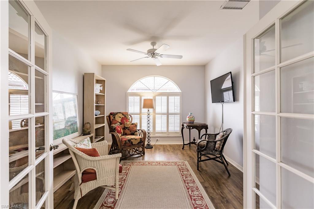 LONGSHORE LAKE - Residential