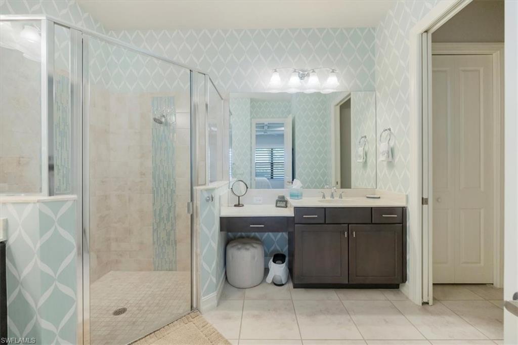 VENETIAN POINTE - Residential