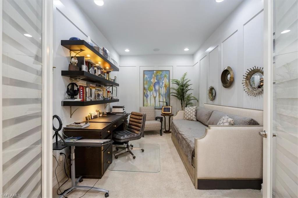 VENETIAN POINTE - Residential