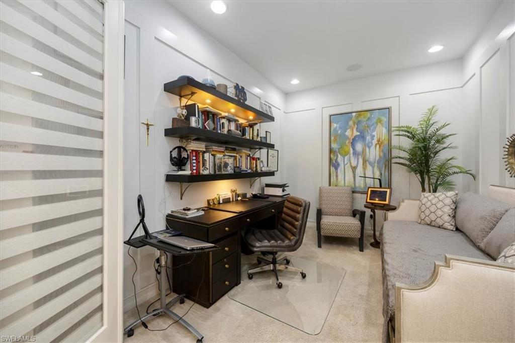 VENETIAN POINTE - Residential