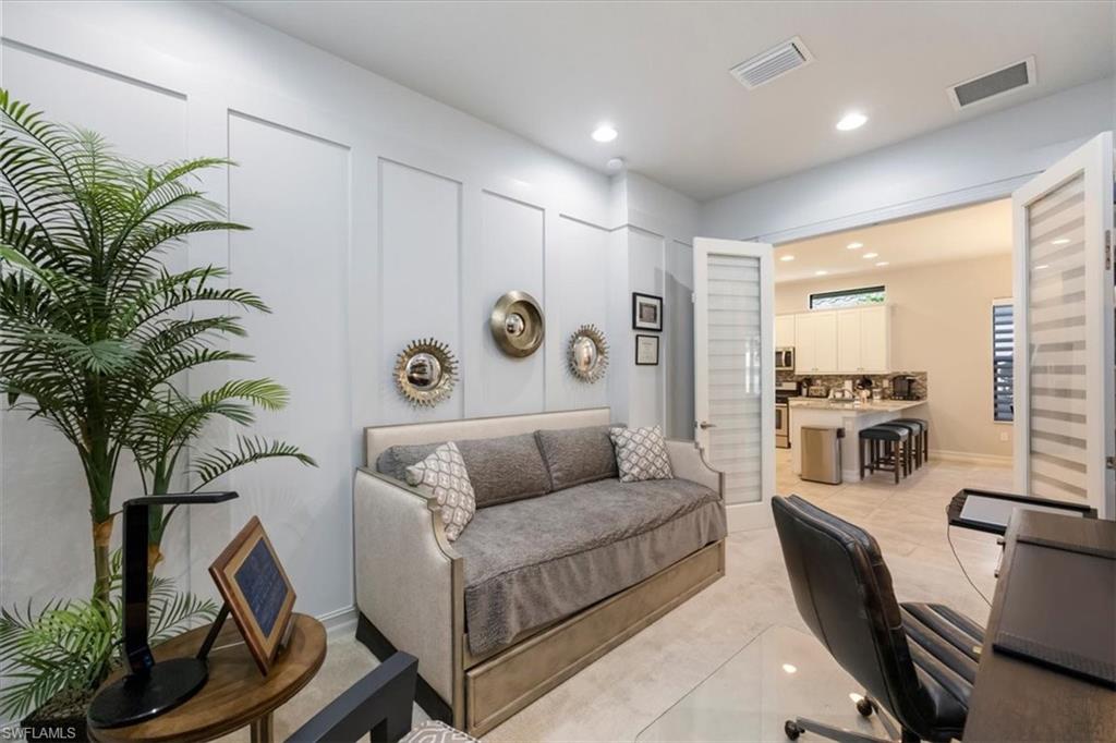 VENETIAN POINTE - Residential