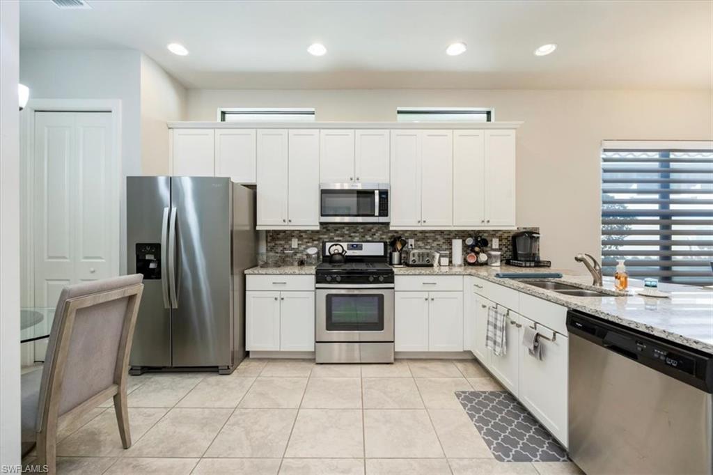 VENETIAN POINTE - Residential